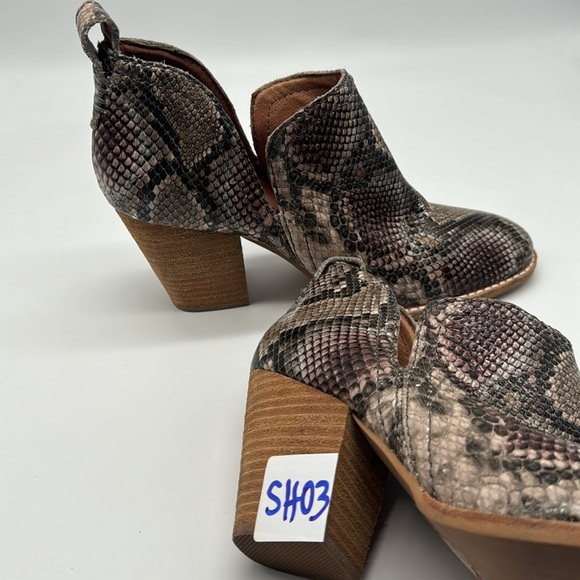 Jeffrey Campbell Python Snake Rosalee Pull On Block Heel Boot Ankle Bootie Shoe - Picture 16 of 16